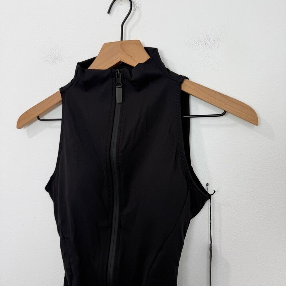 NWT Ta3 Sleeveless Surfy One Piece in Black Built in Shapewear size XS Regular - Picture 4 of 7